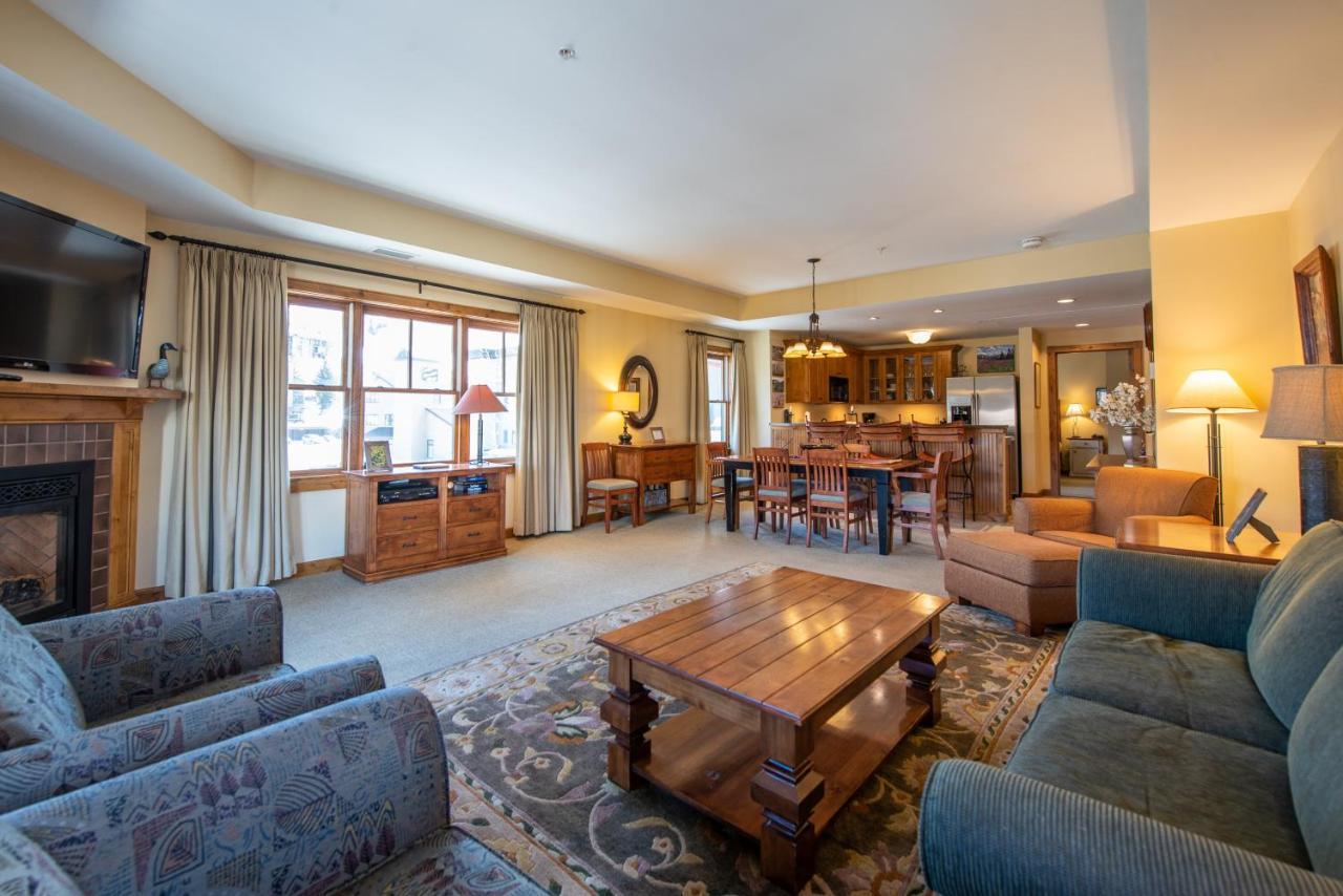 Two Bedroom Condo With Balcony Over Mountaineer Square - Just Steps From The Slopes! Condo クレスティド・ビュート エクステリア 写真