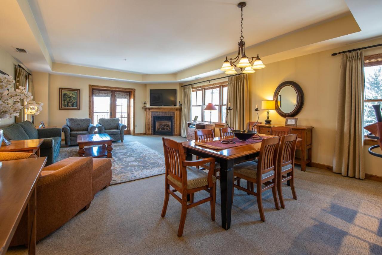 Two Bedroom Condo With Balcony Over Mountaineer Square - Just Steps From The Slopes! Condo クレスティド・ビュート エクステリア 写真