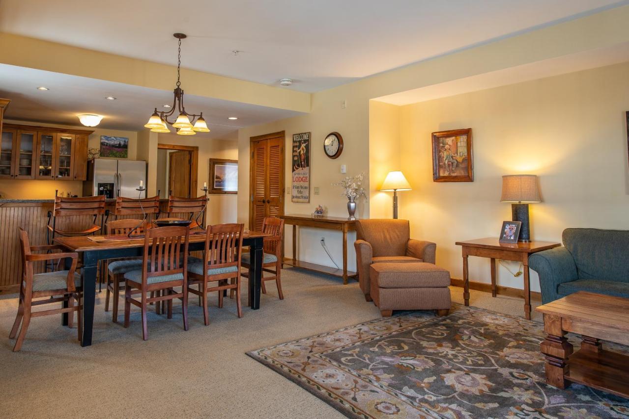 Two Bedroom Condo With Balcony Over Mountaineer Square - Just Steps From The Slopes! Condo クレスティド・ビュート エクステリア 写真