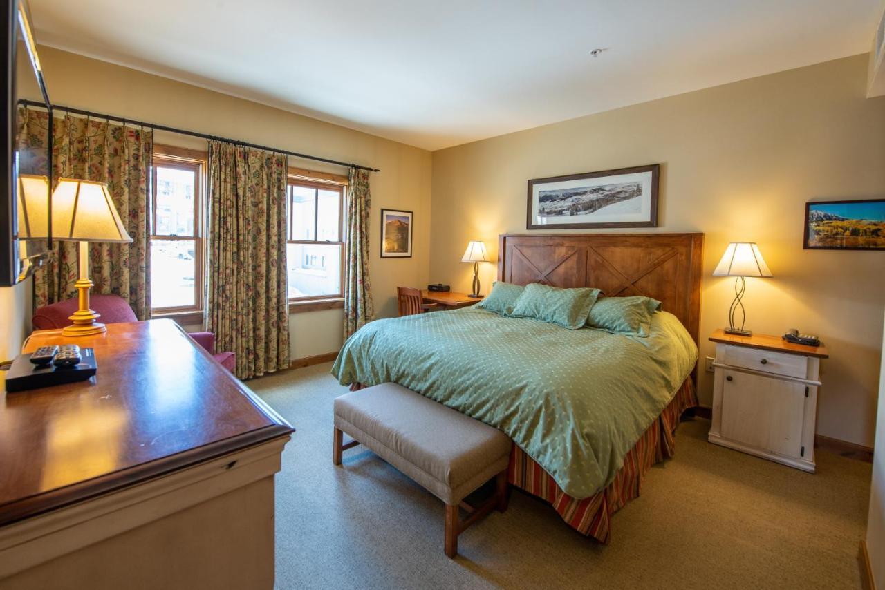 Two Bedroom Condo With Balcony Over Mountaineer Square - Just Steps From The Slopes! Condo クレスティド・ビュート エクステリア 写真